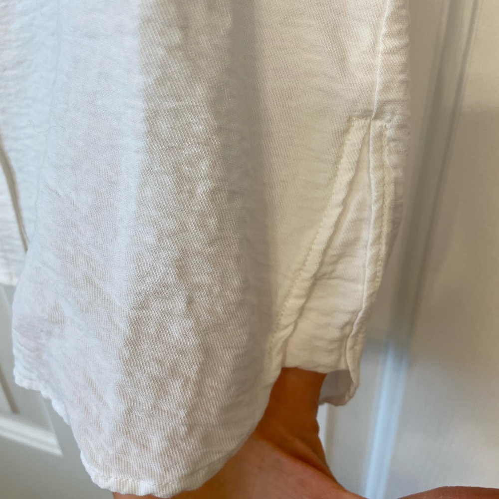 A Loves A White Crinkle Button Down Blouse - Picture 5 of 11